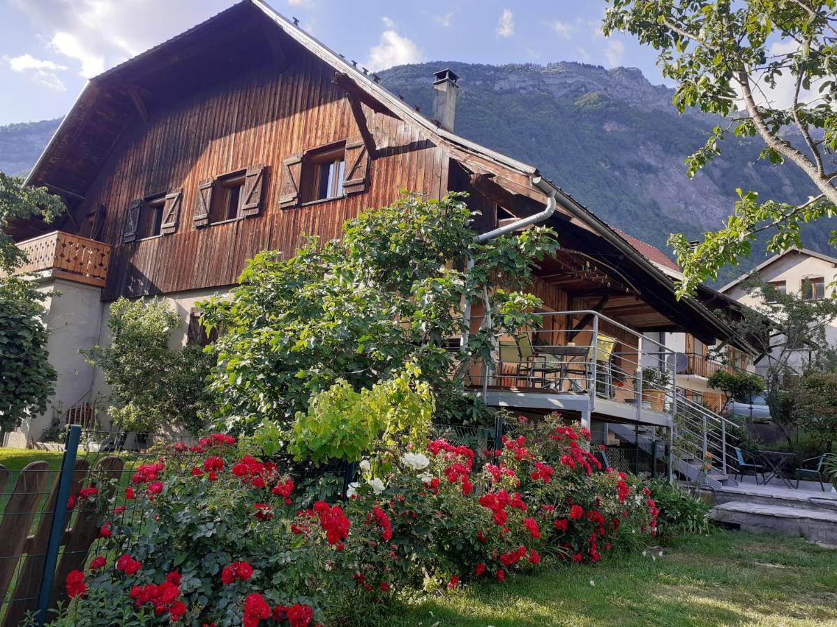 Chez Marie Villa Ugine Bagian luar foto