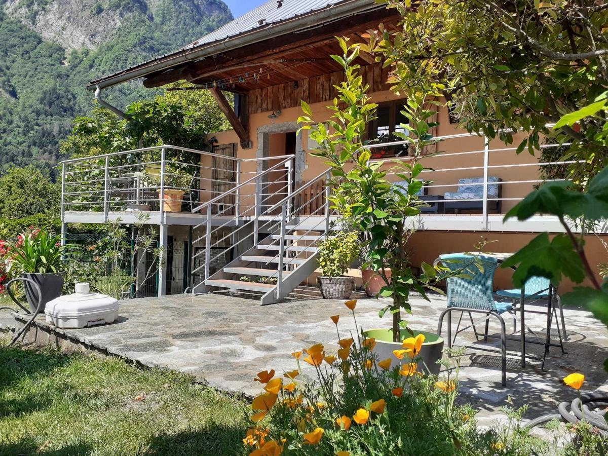 Chez Marie Villa Ugine Bagian luar foto